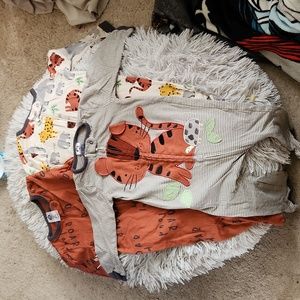 Gerber footie onsies set of 3